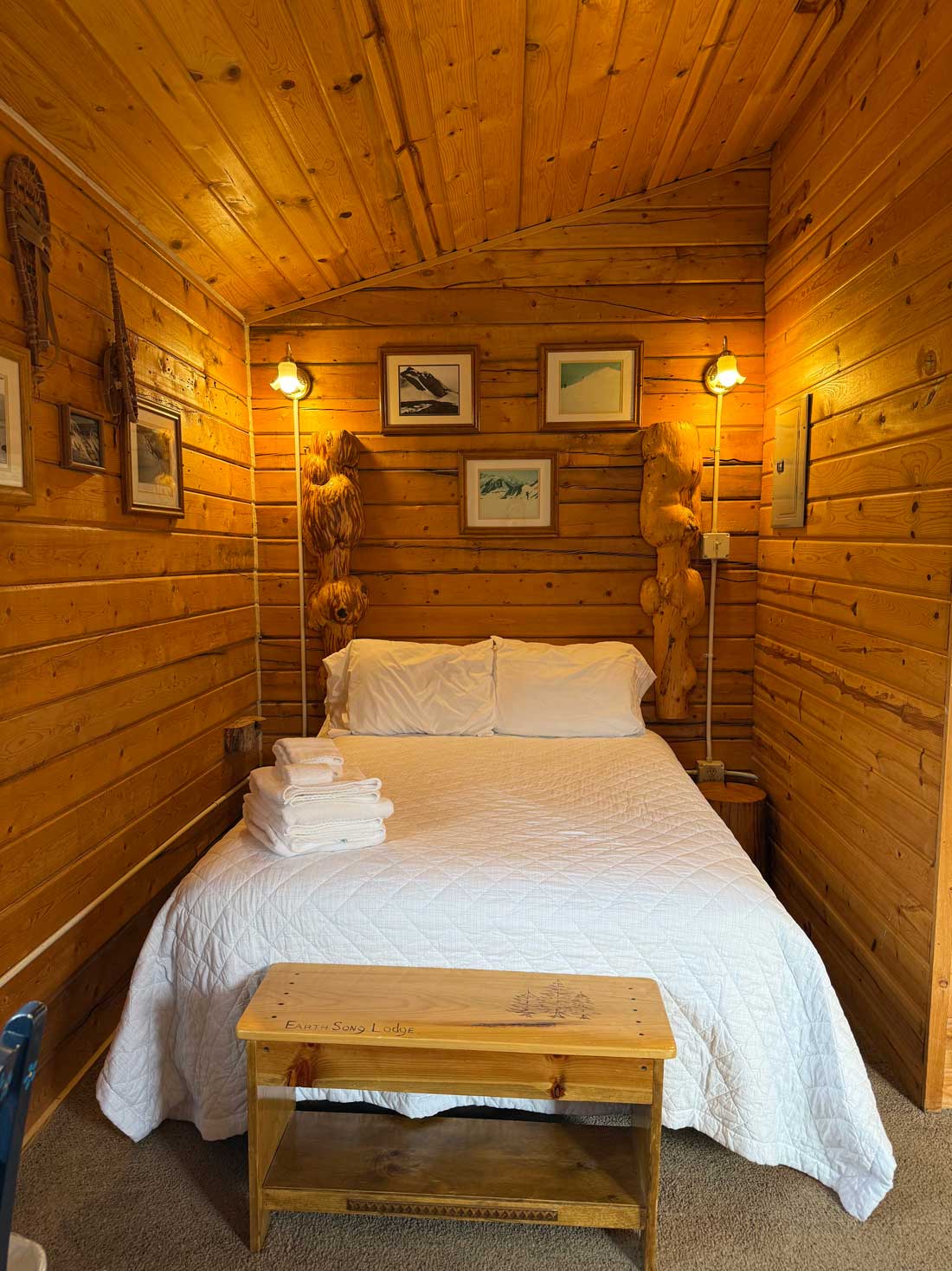 Two Bedroom Bathroom at EarthSong Lodge & Cabins